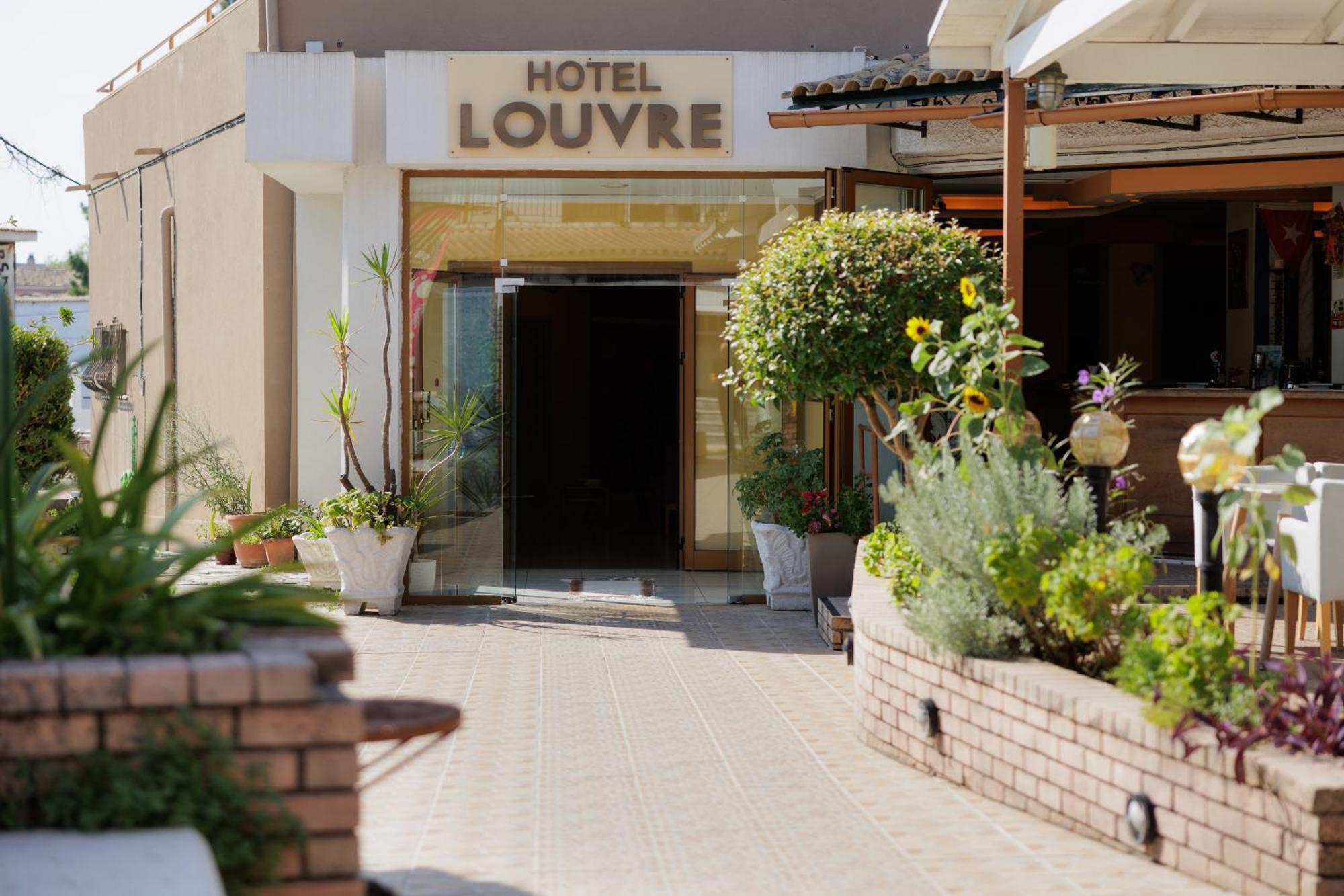 Louvre Hotel 고우비아 외부 사진