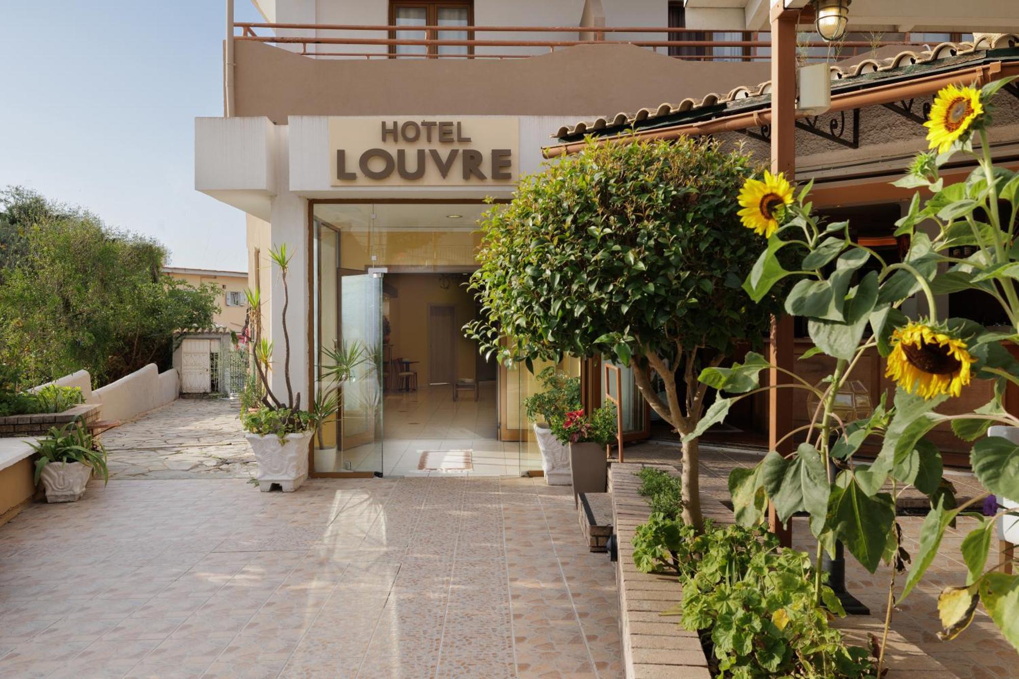 Louvre Hotel 고우비아 외부 사진